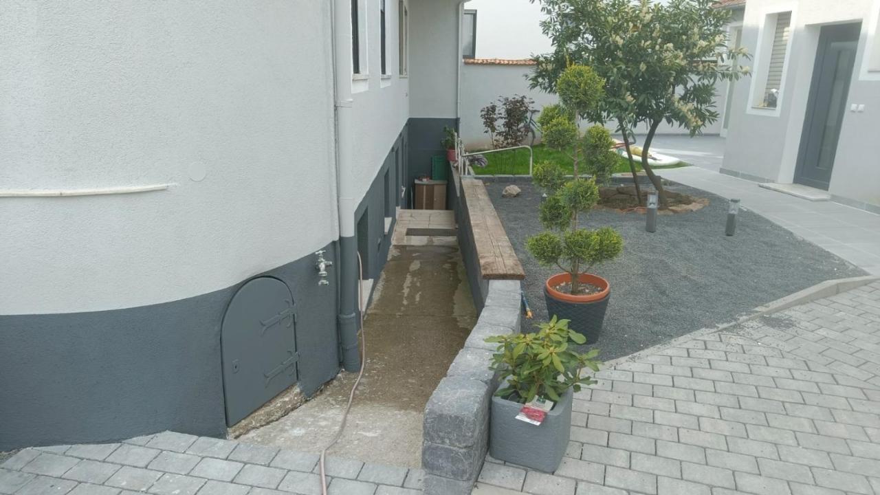 Apartments & Moeblierte Zimmer In Kahl Am Main, Kontaktloser Self Check-In, W-Lan, Schreibtisch, Duschbad, Kuechenzeile, Pkw-Plaetze Ngoại thất bức ảnh
